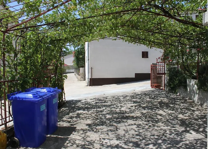 With Parking Space - Paklenica - 6431