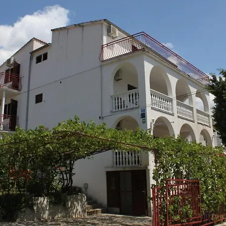 Apartment With A Parking Space Starigrad, Paklenica - 6431 Starigrad Paklenica